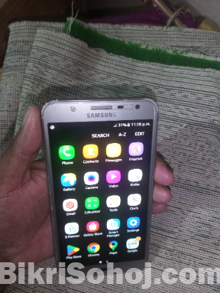 Samsung Galaxy J7